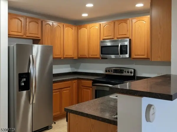 Rahway City, NJ 07065,1 Carriage City Plz #1203