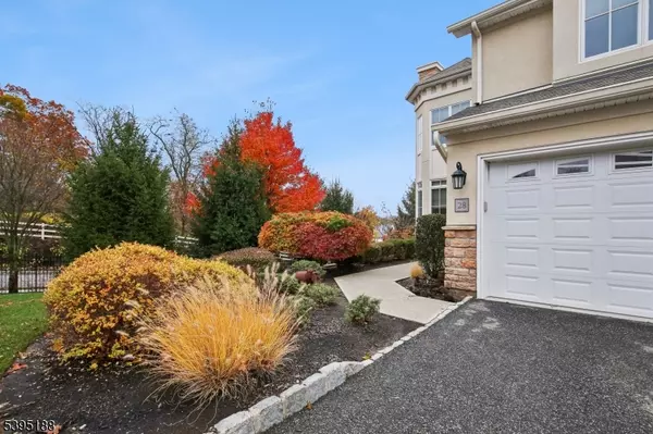 West Orange Twp., NJ 07052,28 Metzger Dr