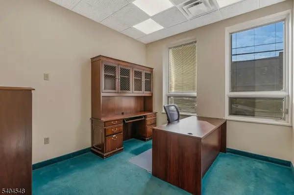 25 E Willow St, Millburn Twp., NJ 07041