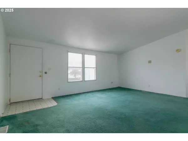 Salem, OR 97304,3396 LAKE VANESSA CIR NW