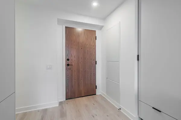 Toronto C08, ON M4Y 0J1,55 Charles ST E #4301