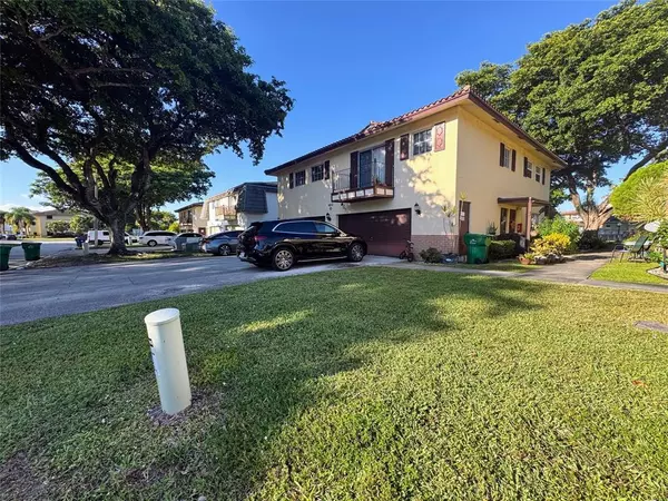 Coral Springs, FL 33065,8833 NW 28th Dr #2-4