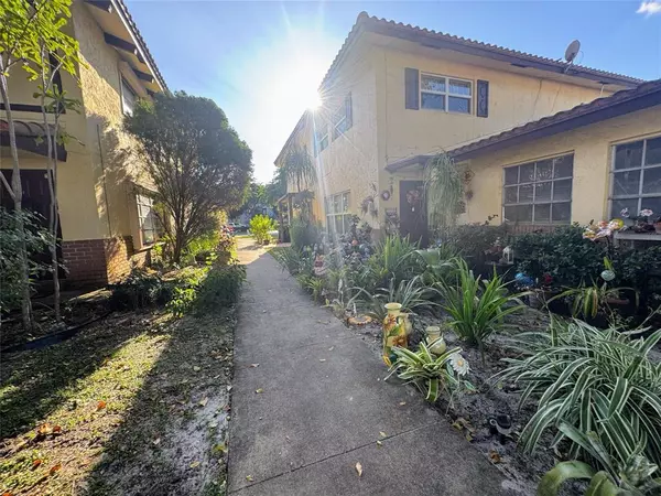 Coral Springs, FL 33065,8833 NW 28th Dr #2-4