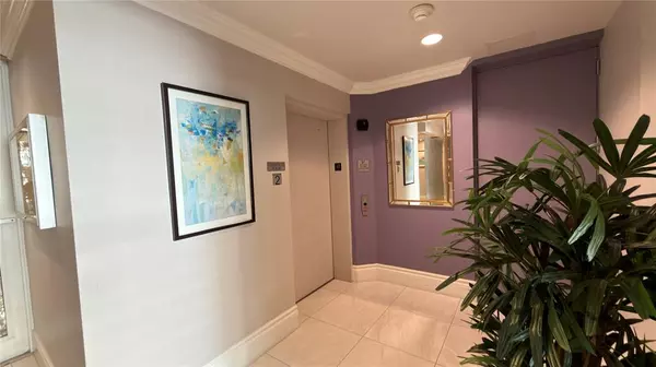 Coral Gables, FL 33134,642 Valencia #305