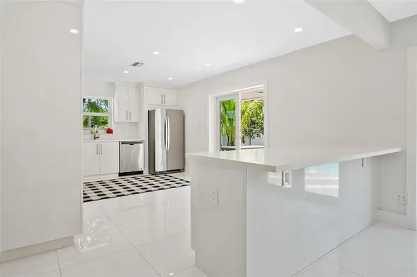 Miami, FL 33179,21100 Highland Lakes Blvd