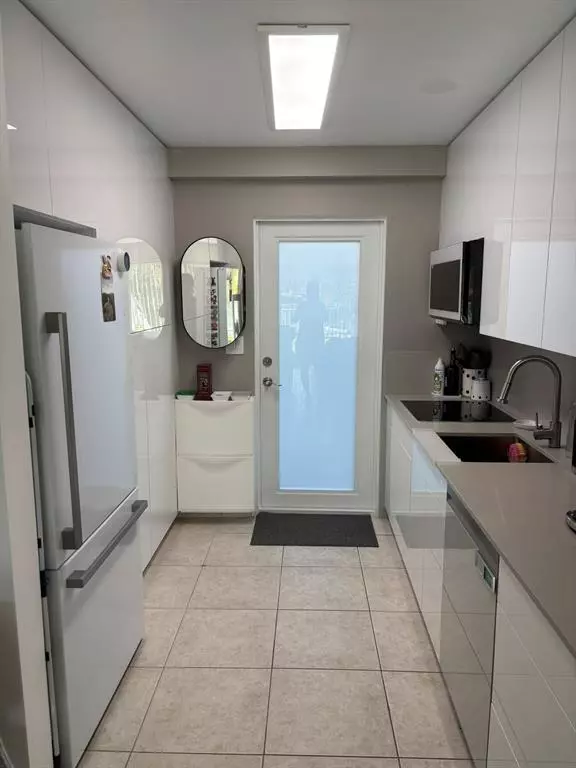 Pompano Beach, FL 33062,3223 NE 12th St #6E