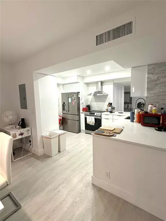 Fort Lauderdale, FL 33308,3550 Galt Ocean Dr #206