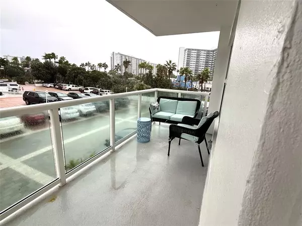 Fort Lauderdale, FL 33308,3550 Galt Ocean Dr #206