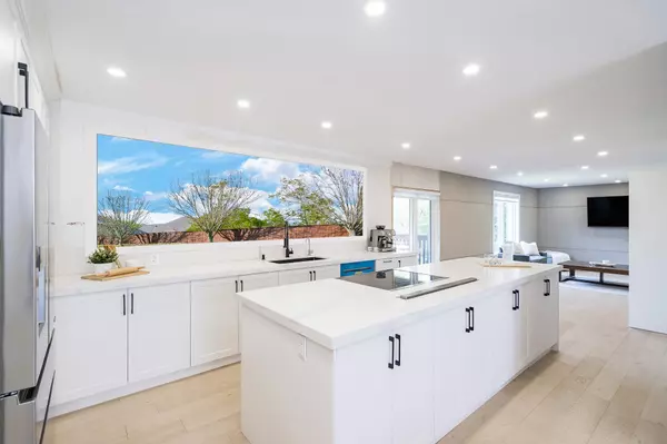 Bradford West Gwillimbury, ON L3Z 2A6,7 Golfview BLVD