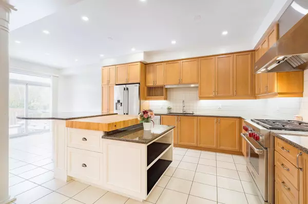 Barrie, ON L4M 0C9,146 Sandringham DR