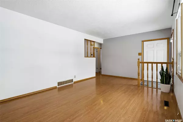 Regina, SK S4R 3J6,3111 Avonhurst DRIVE