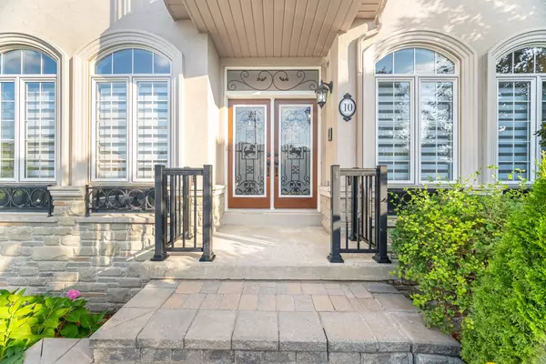 Brampton, ON L6P 2W2,10 Vissini WAY