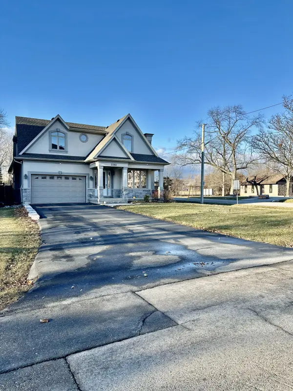 Oakville, ON L6L 1L5,2283 Sovereign ST