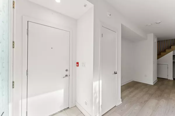 Mississauga, ON L5L 0B8,3476 Widdicombe WAY #15