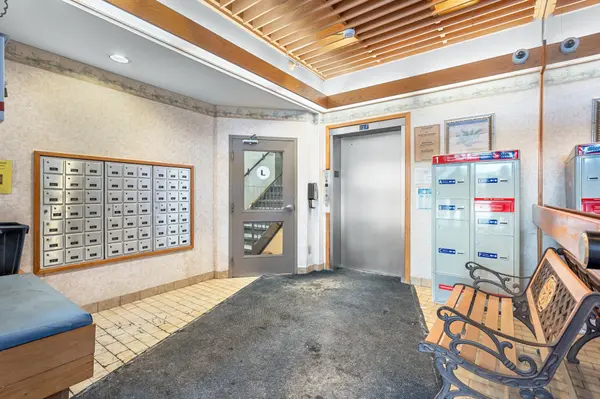 Orleans - Convent Glen And Area, ON K1C 4N9,6532 Bilberry DR #109