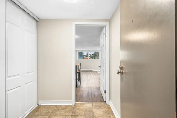 Orleans - Convent Glen And Area, ON K1C 4N9,6532 Bilberry DR #109