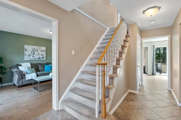 Thorold, ON L2V 5A2,19 Crysler CRES