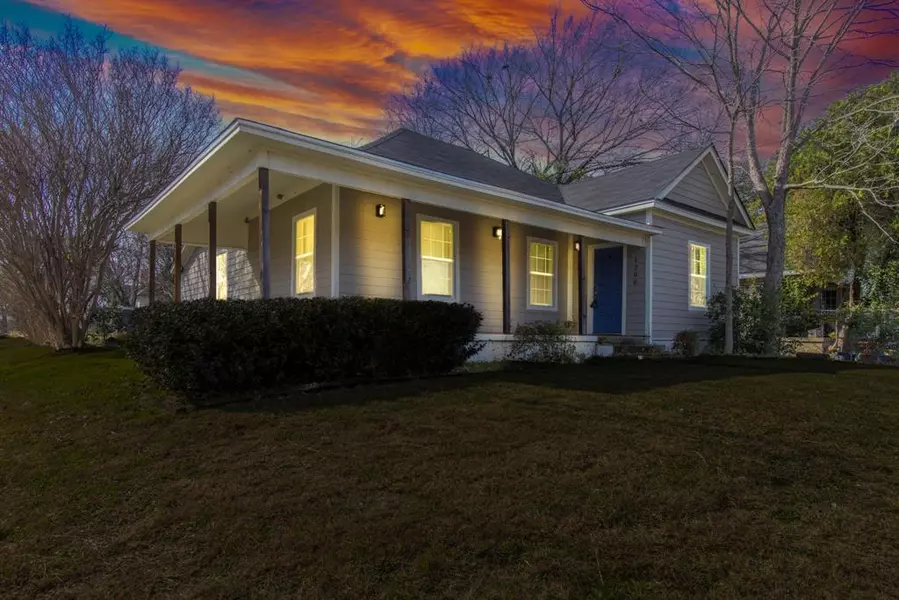 1200 N 4th Street, Waco, TX 76707