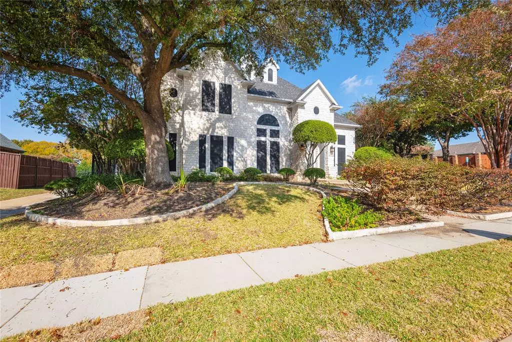 Plano, TX 75093,4501 Briar Hollow Drive