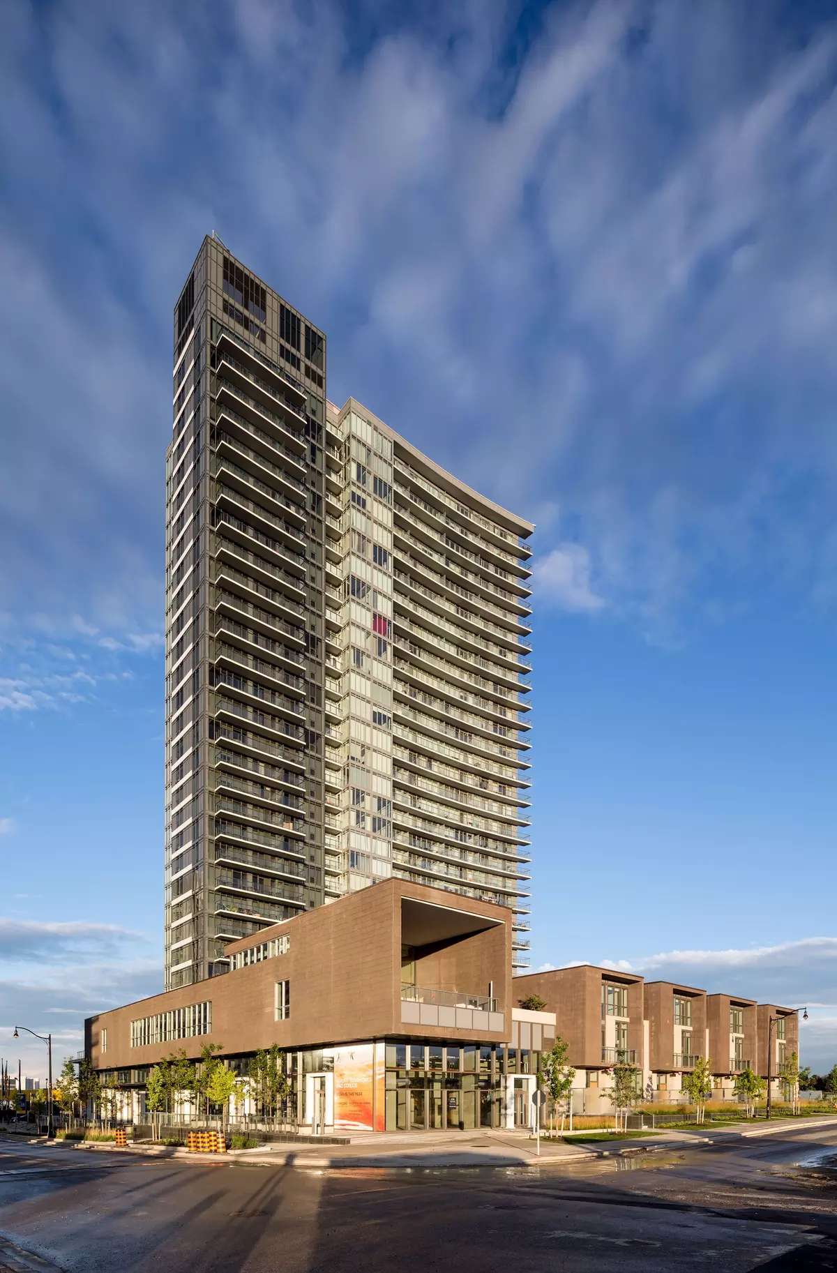 Toronto C15, ON M2K 0C1,121 Mcmahon DR #712