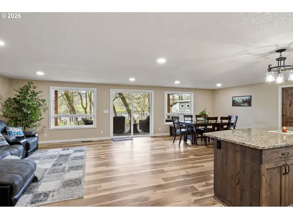 Roseburg, OR 97470,692 ECHO DR