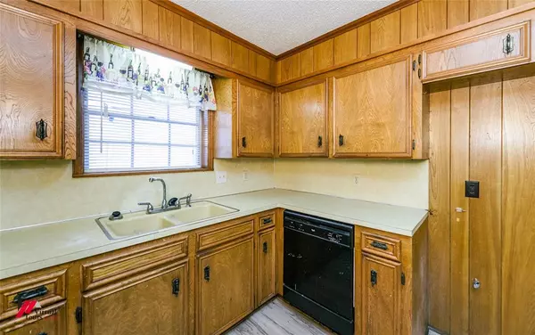 Shreveport, LA 71119,1806 Old Oaks Street