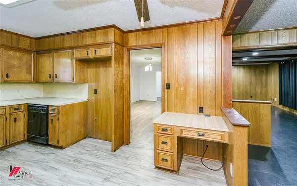 Shreveport, LA 71119,1806 Old Oaks Street