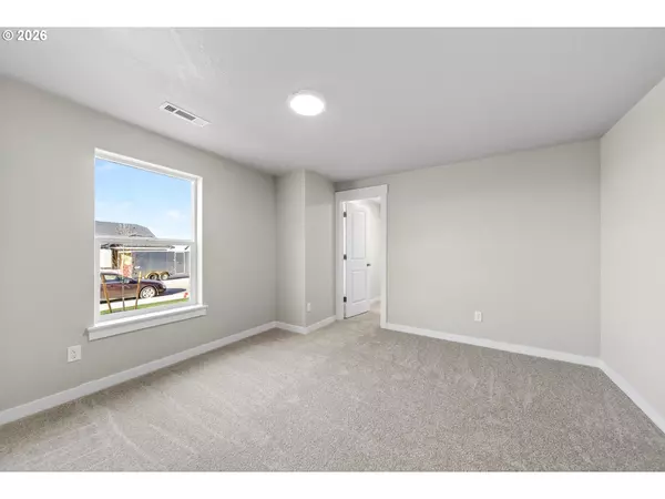 Hermiston, OR 97838,1148 SE Owyn DR