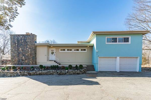 21 Skyview Rd, Ringwood Boro, NJ 07456