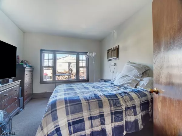 Roselle Park Boro, NJ 07204,286 W Clay Ave