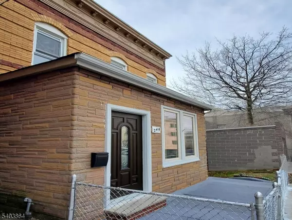 Cliffside Park Boro, NJ 07010,244 Lincoln Ave