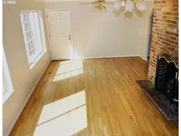 West Linn, OR 97068,1660 SW ROYAL DR