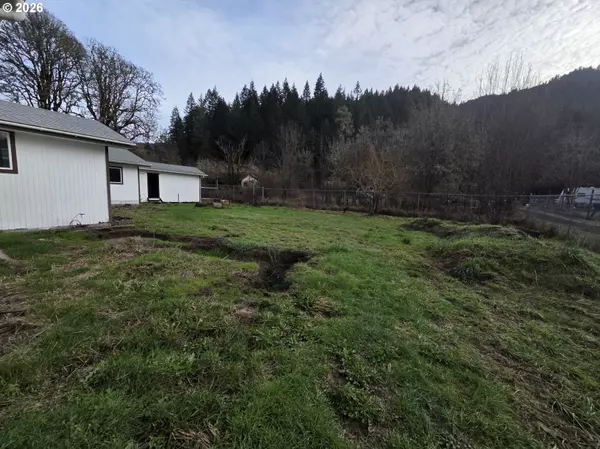 Glide, OR 97443,413 GOODREAU LN