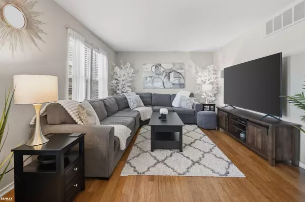 Clinton Township, MI 48036,37686 Charter Oaks BLVD