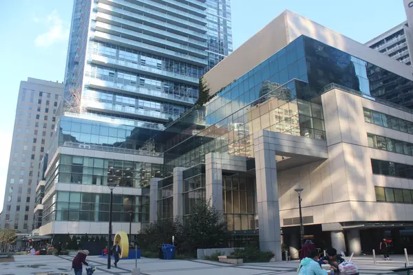 Toronto C01, ON M5B 0A5,386 Yonge ST #4010