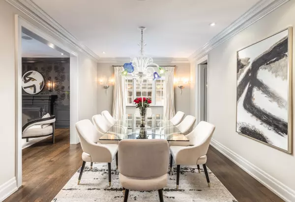 Toronto C12, ON M4N 1R8,27 Bayview Wood