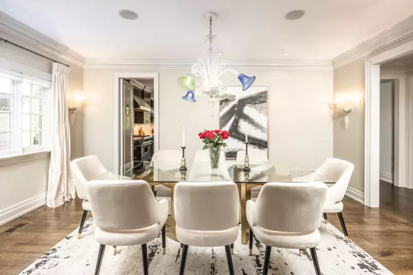 Toronto C12, ON M4N 1R8,27 Bayview Wood