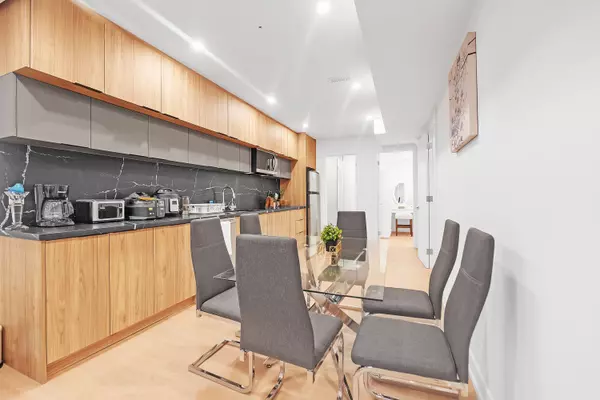 Toronto C07, ON M3H 1B5,31 Edinburgh DR