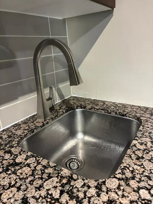 Toronto C01, ON M6K 3P9,55 East Liberty ST #420