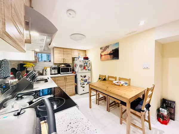 Toronto E02, ON M4C 1H4,48 Keystone AVE #Lower