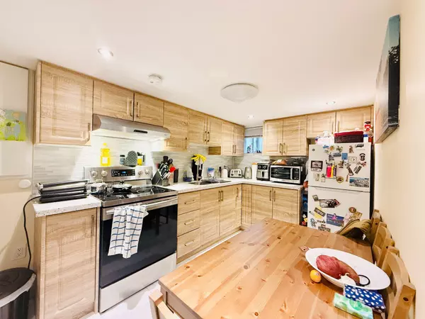 Toronto E02, ON M4C 1H4,48 Keystone AVE #Lower