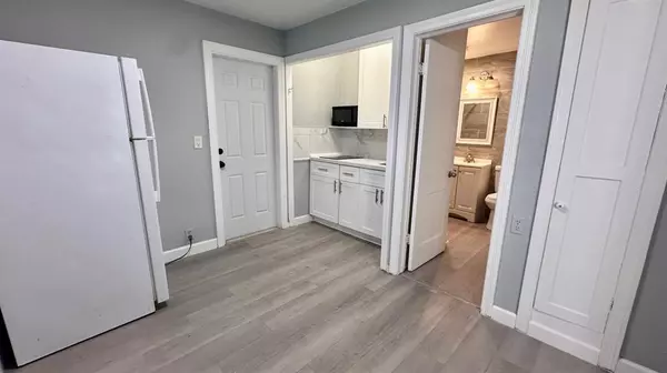 Lake Worth Beach, FL 33460,325 N Federal Hwy #1