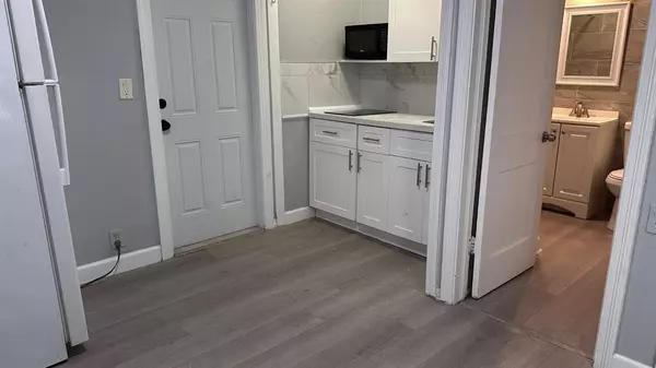 Lake Worth Beach, FL 33460,325 N Federal Hwy #1