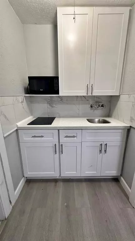 Lake Worth Beach, FL 33460,325 N Federal Hwy #1