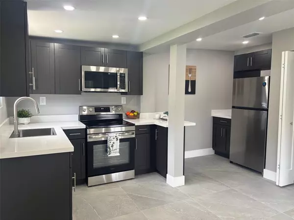 North Miami, FL 33168,13025 NW 2nd Ave