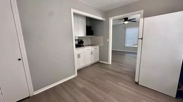 Lake Worth Beach, FL 33460,325 N Federal Hwy #3