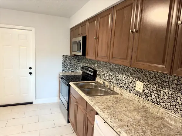 Hollywood, FL 33021,5605 Polk St