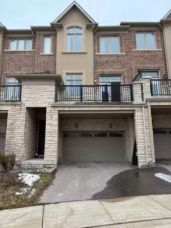 4 Creekvalley LN, Markham, ON L6C 0Y7
