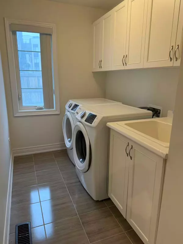 Markham, ON L6C 0Y7,4 Creekvalley LN