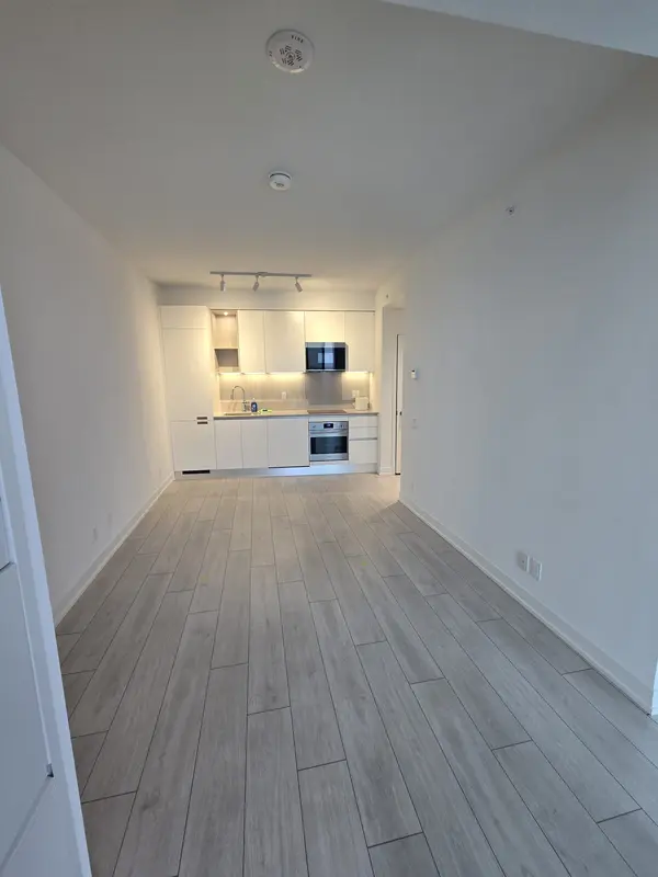 Barrie, ON L4N 1S9,39 Mary ST #1406